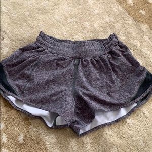Lululemon Hotta hot shorts 2.5